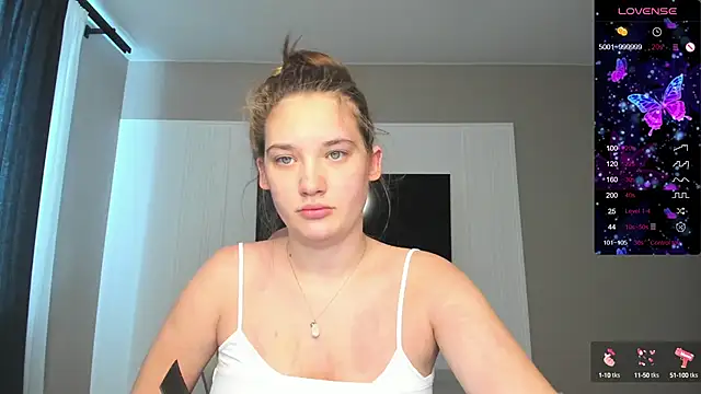 Holly Molii online show from September 2025 03:06:02 AM