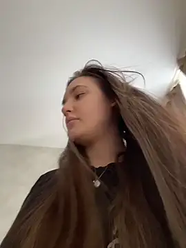 Holly Molii online show from April 2026 02:25:02 AM