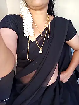 Snapshot of yourtamilcouple chatting on October 2025 04:11:01 AM yourtamilcouple online show from October 2025 04:11:01 AM