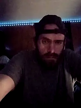 RobStrokes215 online show from December 2025 09:44:01 PM