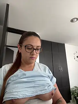 Snapshot of Shianrose chatting on February 2025 07:26:01 PM Shianrose online show from February 2025 07:26:01 PM