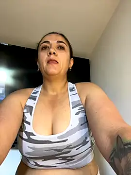 Snapshot of Shianrose chatting on December 2025 12:32:01 PM Shianrose online show from December 2025 12:32:01 PM