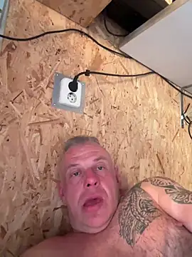 JakubW79 online show from March 2025 04:02:02 PM