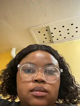 Curveysinaa online show from February 2025 12:31:01 PM