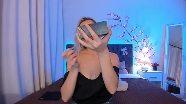 KateOwyns online show from March 2026 01:49:02 PM