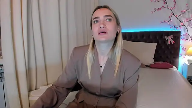 KateOwyns online show from May 2026 01:51:02 PM
