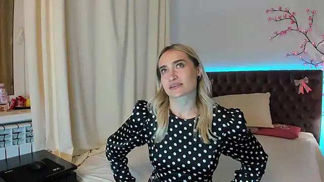 KateOwyns online show from May 2026 11:49:02 AM