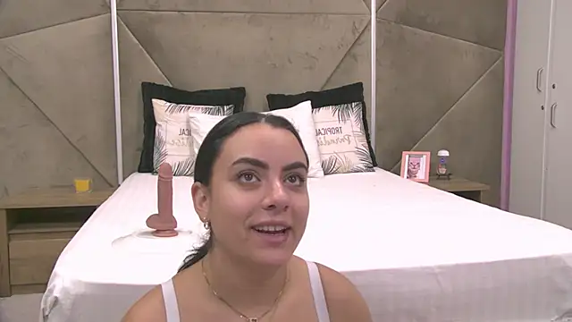 ElyzaIbarra online show from October 2025 05:19:02 AM