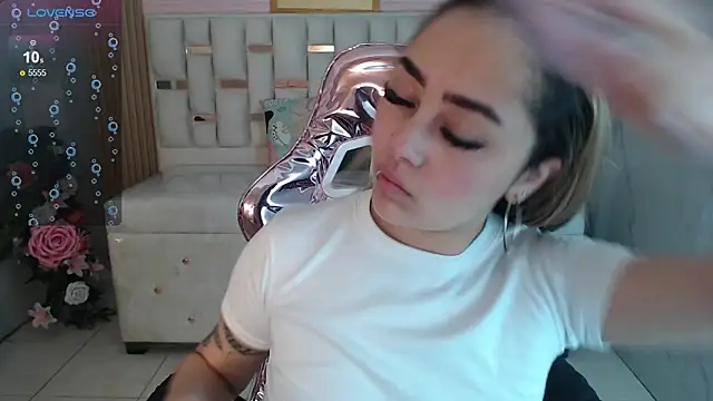 Snapshot of merloth_sub chatting on March 2025 03:21:02 AM merloth sub online show from March 2025 03:21:02 AM