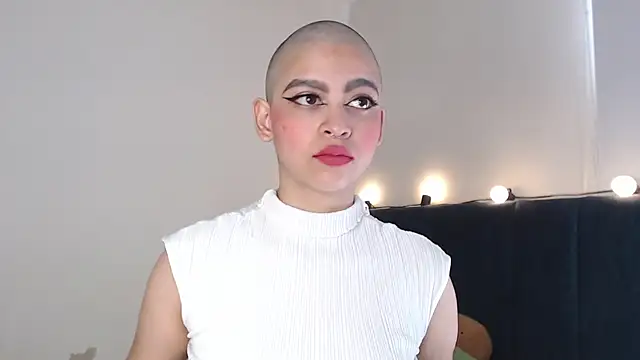 Snapshot of Bitsy_Messy chatting on January 2025 05:34:01 PM Bitsy Messy online show from January 2025 05:34:01 PM