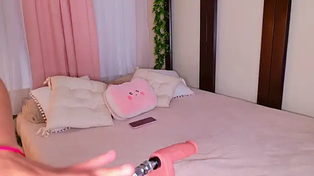 Snapshot of Zafiiro_Blue chatting on December 2025 12:37:02 AM Zafiiro Blue online show from December 2025 12:37:02 AM