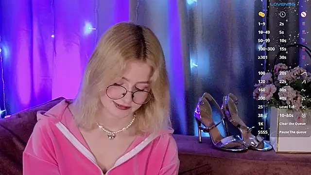 Snapshot of jenny_bunny_ chatting on January 2025 04:30:02 AM jenny bunny online show from January 2025 04:30:02 AM