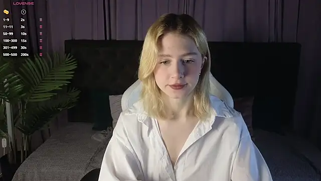 Snapshot of jenny_bunny_ chatting on March 2025 01:27:01 AM jenny bunny online show from March 2025 01:27:01 AM