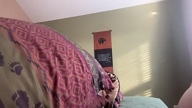 Snapshot of skrtlomainee chatting on December 2024 10:22:01 PM skrtlomainee online show from December 2024 10:22:01 PM