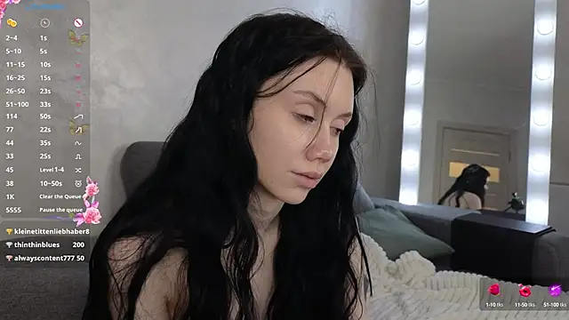 emilia walton online show from December 2024 06:02:01 PM