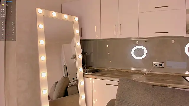 emilia walton online show from October 2025 12:53:02 PM