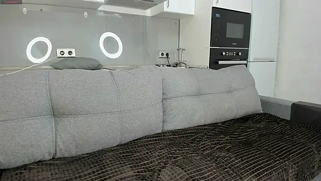 emilia walton online show from November 2025 07:58:02 PM