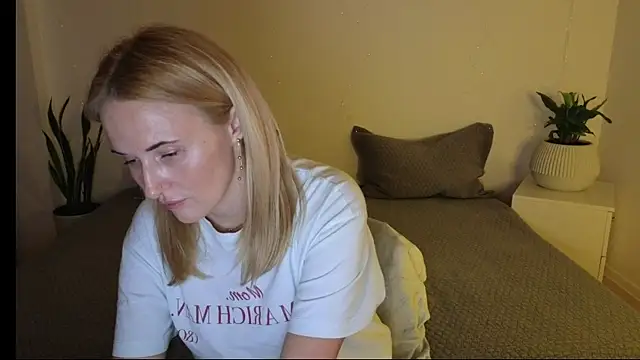 Snapshot of AlisssaRose chatting on March 2025 01:19:01 AM AlisssaRose online show from March 2025 01:19:01 AM