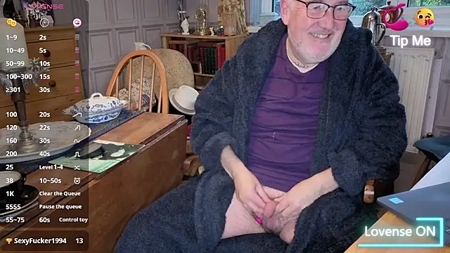 Adamdaddybear online show from November 2025 07:29:02 AM