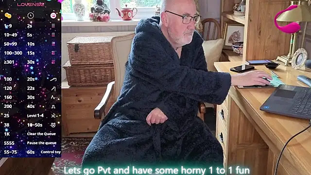 Adamdaddybear online show from April 2026 07:28:01 AM