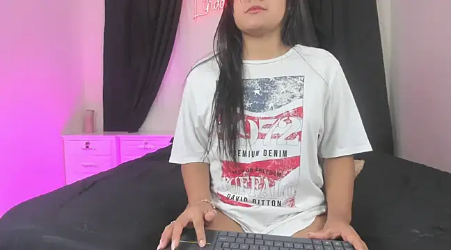 lindacastro02 online show from March 2025 12:32:01 AM