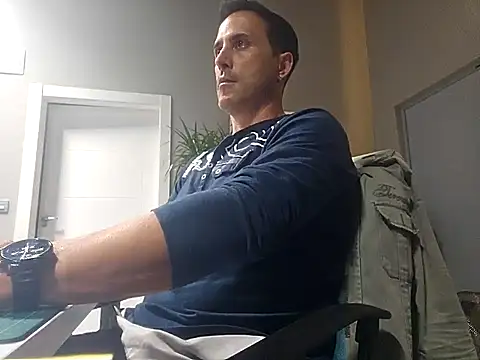 Lucas   81 online show from October 2025 07:29:02 PM