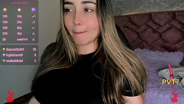 Snapshot of Lucia_star__ chatting on December 2024 10:34:02 PM Lucia star online show from December 2024 10:34:02 PM