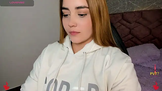 Snapshot of Lucia_star__ chatting on December 2024 11:34:02 PM Lucia star online show from December 2024 11:34:02 PM