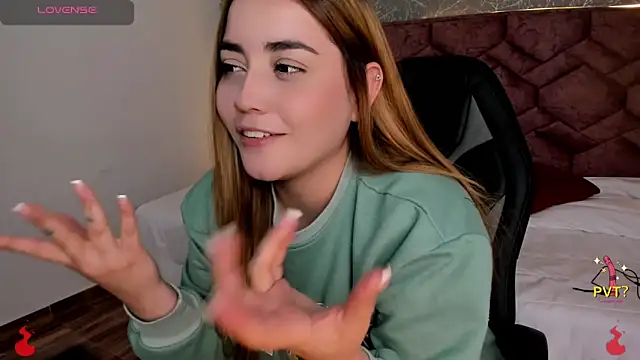 Snapshot of Lucia_star__ chatting on December 2024 09:41:01 PM Lucia star online show from December 2024 09:41:01 PM