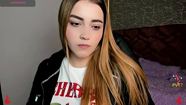 Snapshot of Lucia_star__ chatting on January 2025 06:12:02 PM Lucia star online show from January 2025 06:12:02 PM