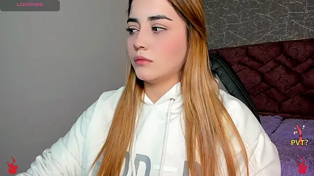 Snapshot of Lucia_star__ chatting on January 2025 12:07:02 PM Lucia star online show from January 2025 12:07:02 PM