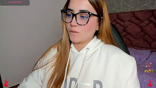 Snapshot of Lucia_star__ chatting on January 2025 06:23:01 PM Lucia star online show from January 2025 06:23:01 PM