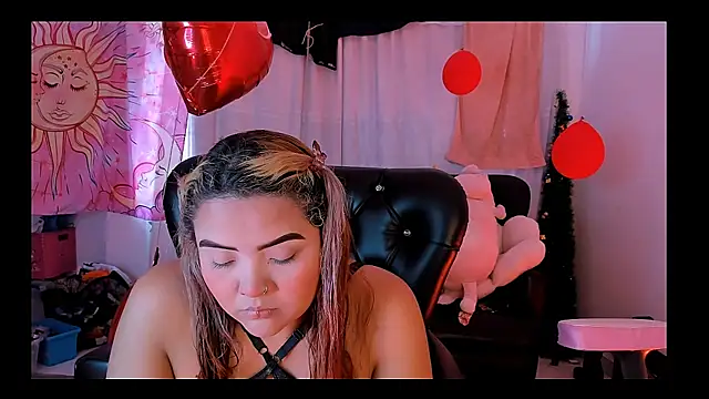 Snapshot of Agatha_humidity chatting on February 2025 06:53:01 PM Agatha humidity online show from February 2025 06:53:01 PM