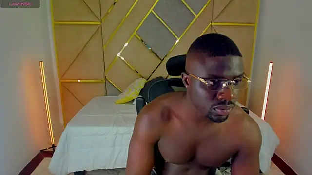 Latrellx7 online show from December 2025 03:27:02 AM