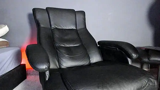 Snapshot of Brock_hurn1 chatting on November 2025 03:27:02 AM Brock hurn1 online show from November 2025 03:27:02 AM