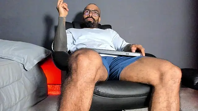 Snapshot of Brock_hurn1 chatting on December 2025 12:53:01 AM Brock hurn1 online show from December 2025 12:53:01 AM