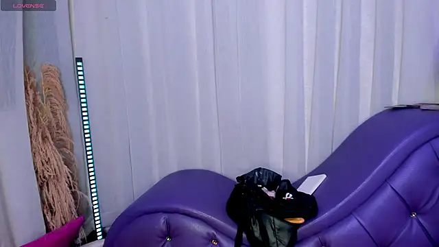 Yourslust  online show from November 2025 07:57:02 PM