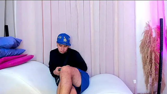 Yourslust  online show from March 2026 01:16:02 PM