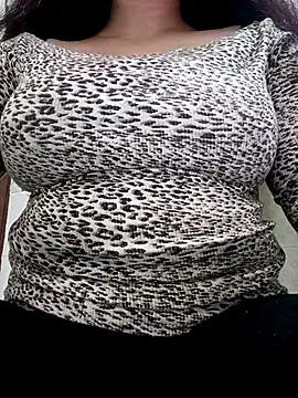 Snapshot of cute-mahek chatting on November 2025 11:49:02 AM cute-mahek online show from November 2025 11:49:02 AM