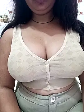 Snapshot of cute-mahek chatting on February 2026 06:17:02 PM cute-mahek online show from February 2026 06:17:02 PM