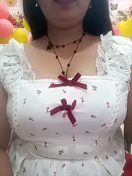 Snapshot of cute-mahek chatting on May 2026 06:35:01 PM cute-mahek online show from May 2026 06:35:01 PM