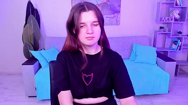 Snapshot of BonneyLove chatting on December 2024 09:01:01 PM BonneyLove online show from December 2024 09:01:01 PM