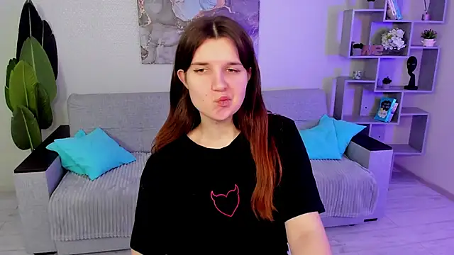 Snapshot of BonneyLove chatting on March 2025 09:13:01 PM BonneyLove online show from March 2025 09:13:01 PM