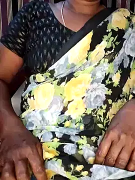 Snapshot of Indiandolly23 chatting on March 2025 05:50:01 PM Indiandolly23 online show from March 2025 05:50:01 PM