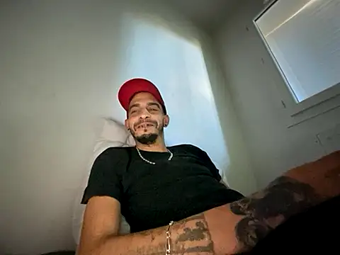 Rebeu313 online show from November 2025 09:22:01 AM