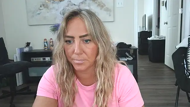 sunshinekisses online show from September 2025 05:47:02 PM