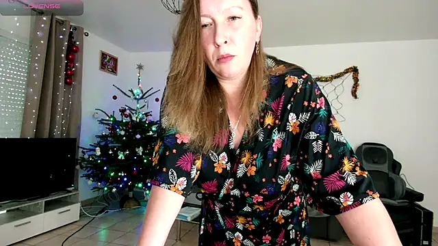 Snapshot of YOUR_ELENA chatting on December 2024 11:29:01 AM YOUR ELENA online show from December 2024 11:29:01 AM