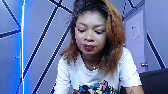 Perla prg online show from January 2025 07:50:02 PM