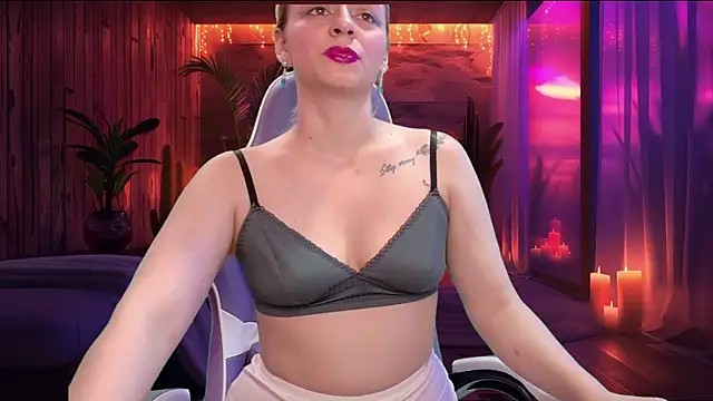 Snapshot of Dolce--Mia---Bianchi__07 chatting on January 2025 02:35:02 AM Dolce--Mia---Bianchi 07 online show from January 2025 02:35:02 AM