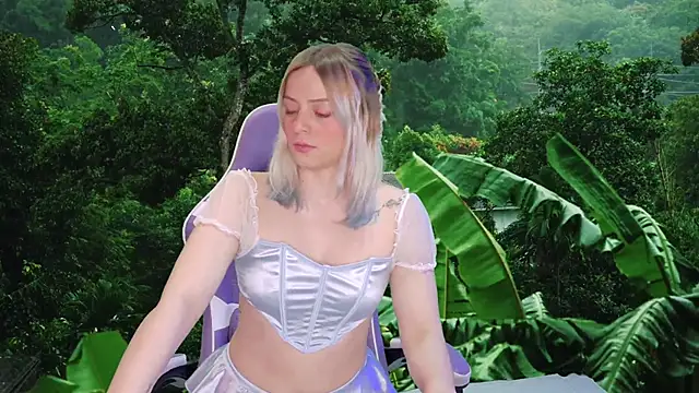 Snapshot of Dolce--Mia---Bianchi__07 chatting on January 2025 05:47:02 AM Dolce--Mia---Bianchi 07 online show from January 2025 05:47:02 AM